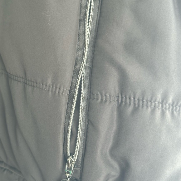Women’s Calvin Klein Performance Gray Hooded Puffer Vest Fall Winter Size L - Picture 3 of 7